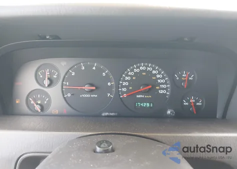 2000 Jeep Grand Cherokee Laredo z USA, uszkodzony, nr VIN 1J4G248S2YC302433